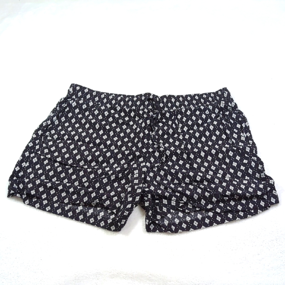 Dept. 222 Black & White Shorts Petite M EUC